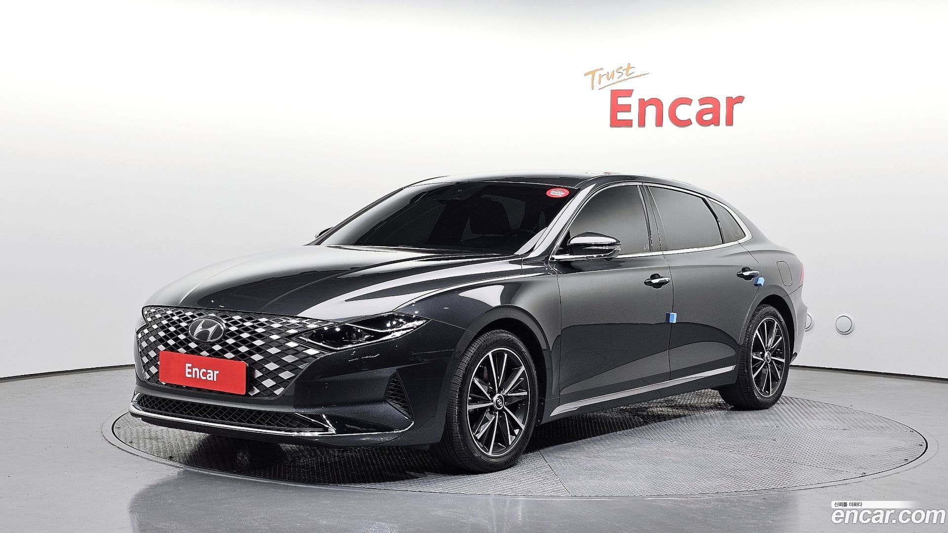 Main__Slider__Photo:Grandeur Hyundai 2021.11-0