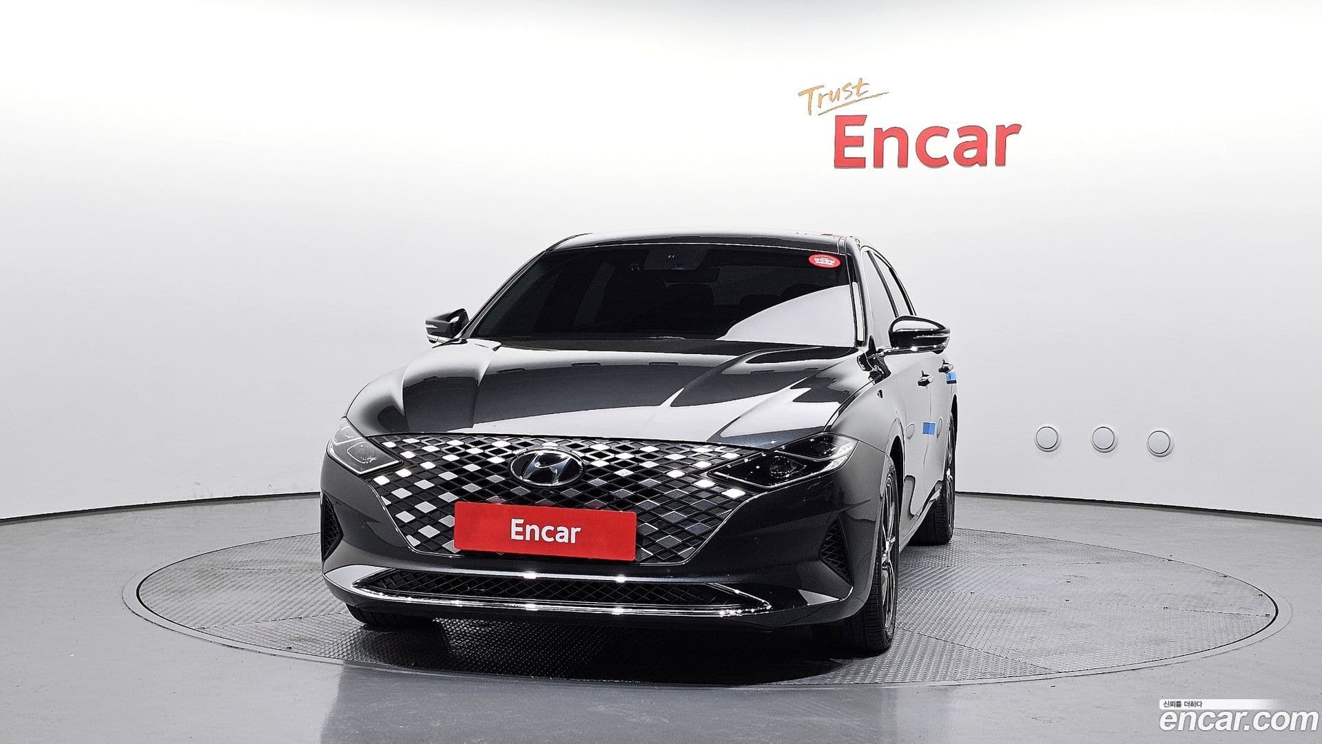 Main__Slider__Photo:Grandeur Hyundai 2021.11-2