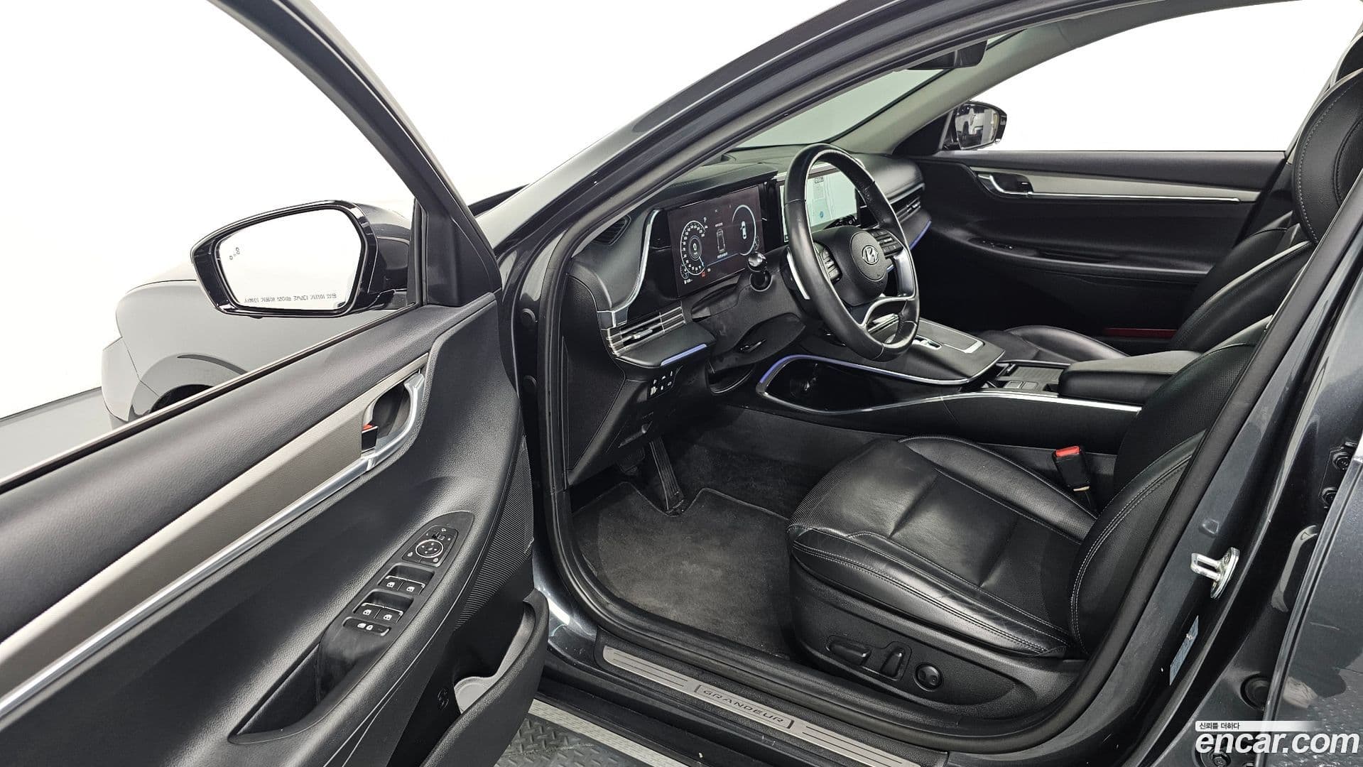 Main__Slider__Photo:Grandeur Hyundai 2021.11-9