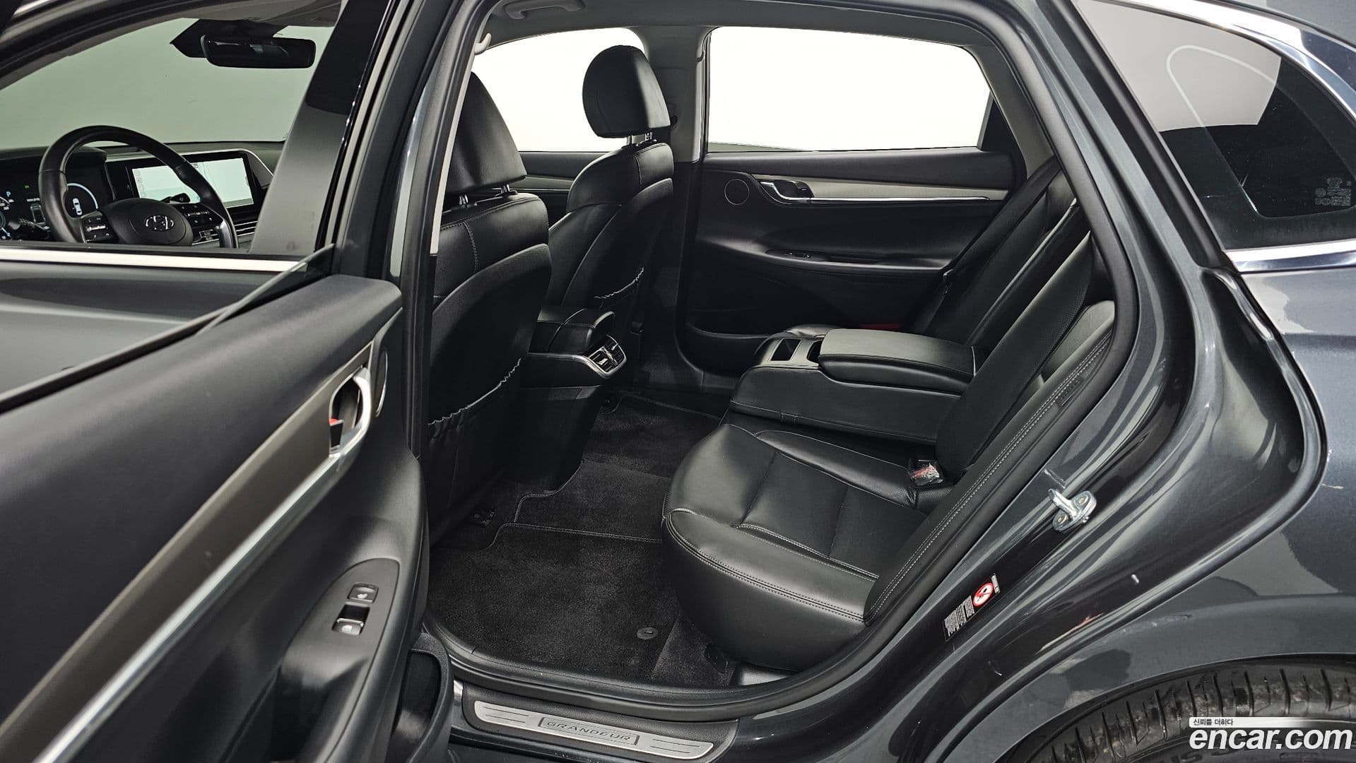 Main__Slider__Photo:Grandeur Hyundai 2021.11-10