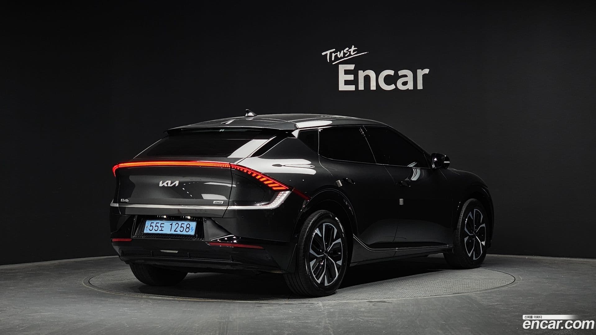 Main__Slider__Photo:EV6 Kia 2022.5-1