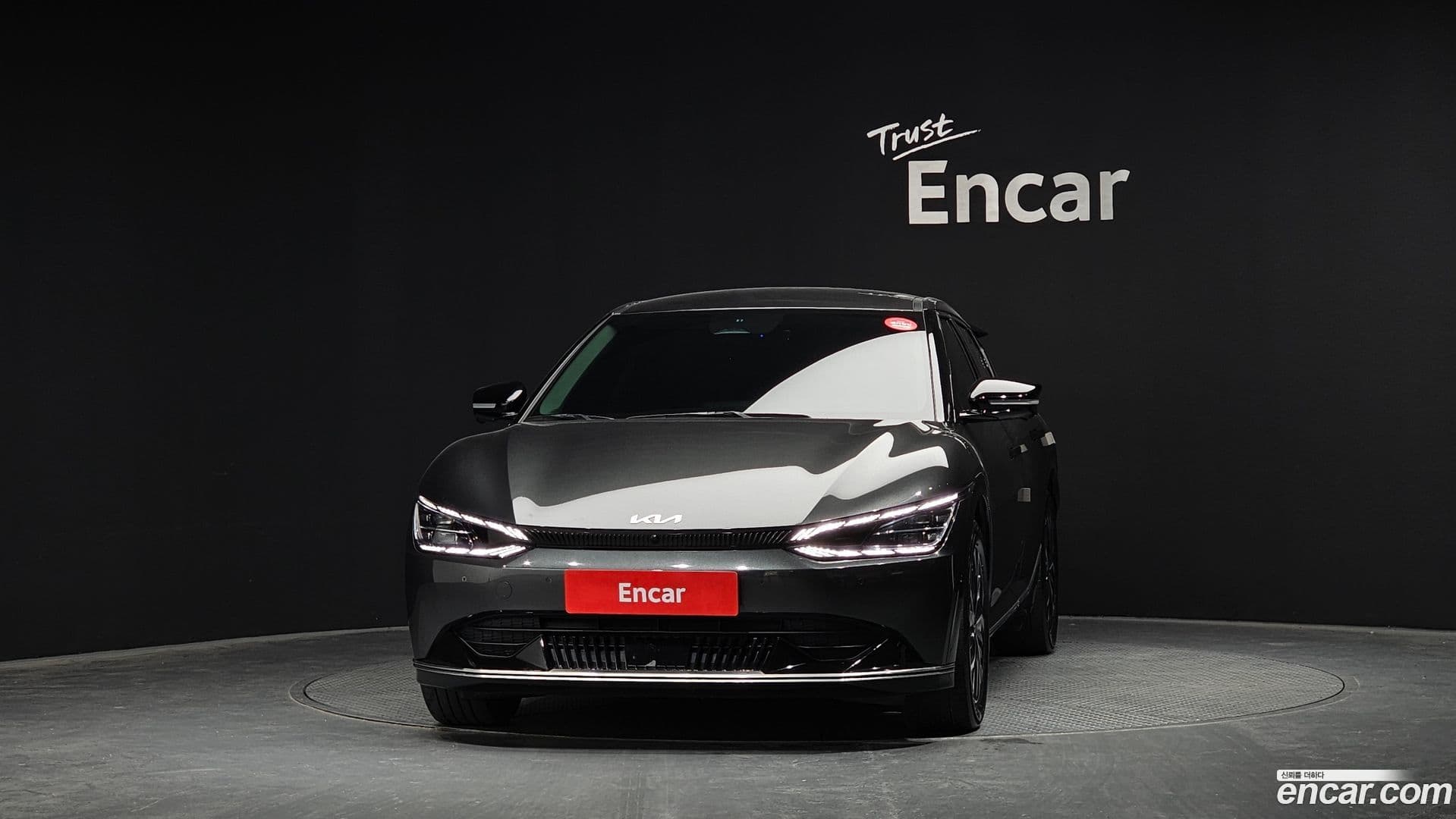 Main__Slider__Photo:EV6 Kia 2022.5-2