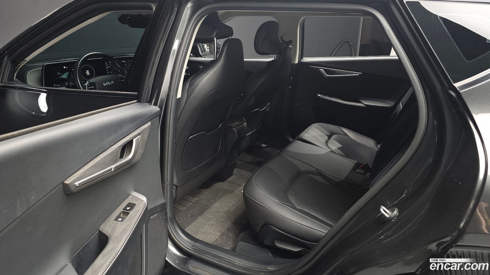 Main__Slider__Photo:EV6 Kia 2022.5-11