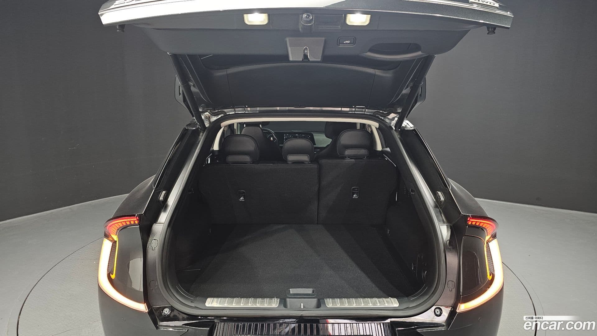 Main__Slider__Photo:EV6 Kia 2022.5-19