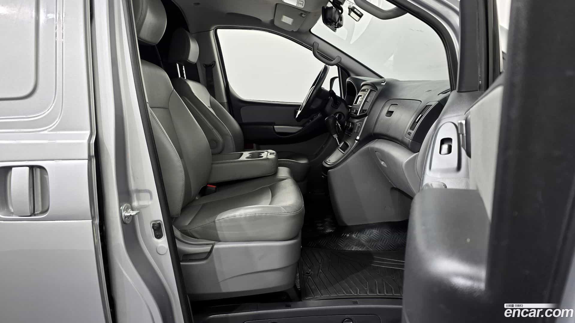 Starex Hyundai 2018.7-INNER-010