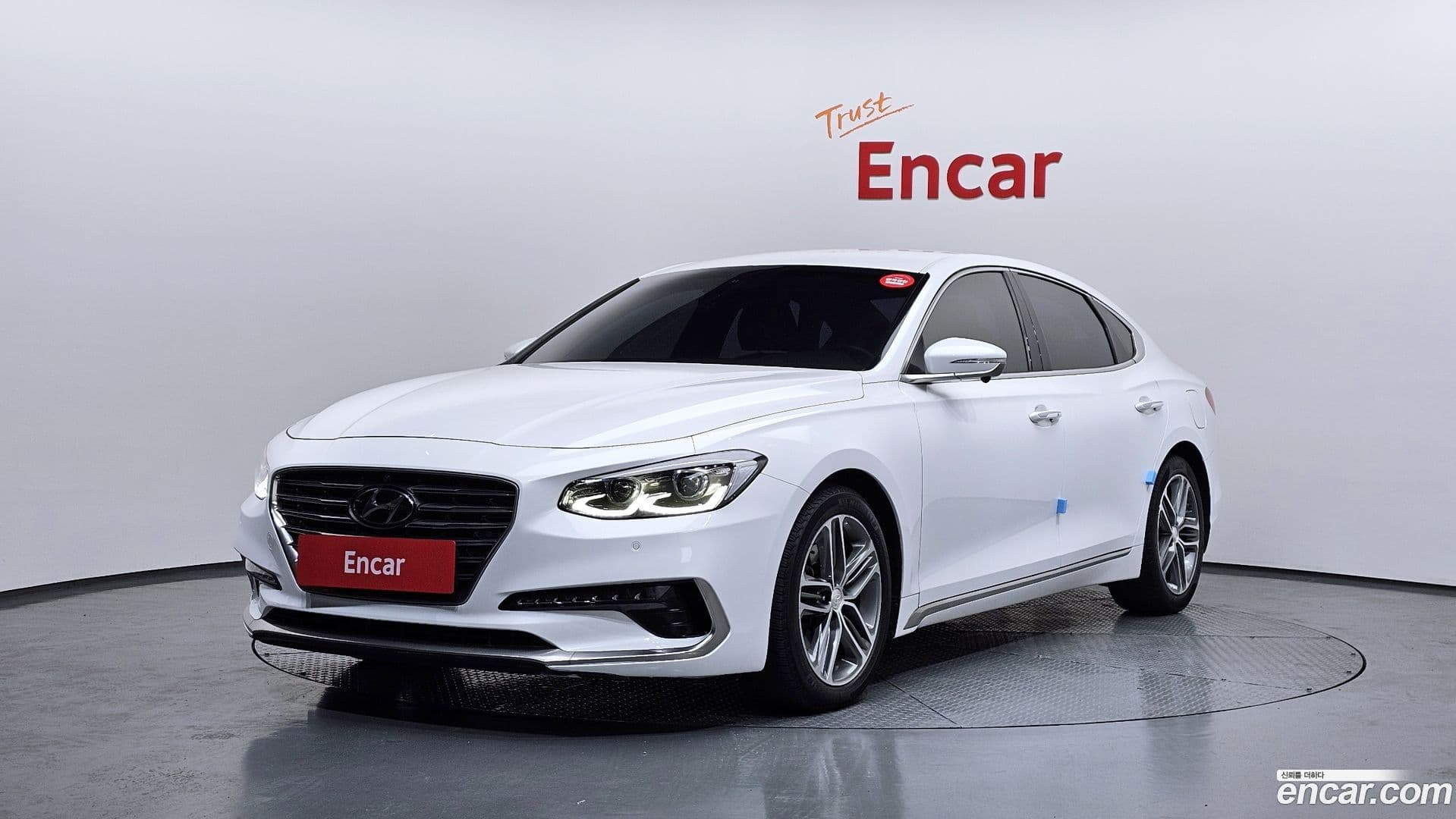 Main__Slider__Photo:Grandeur Hyundai 2017.8-0