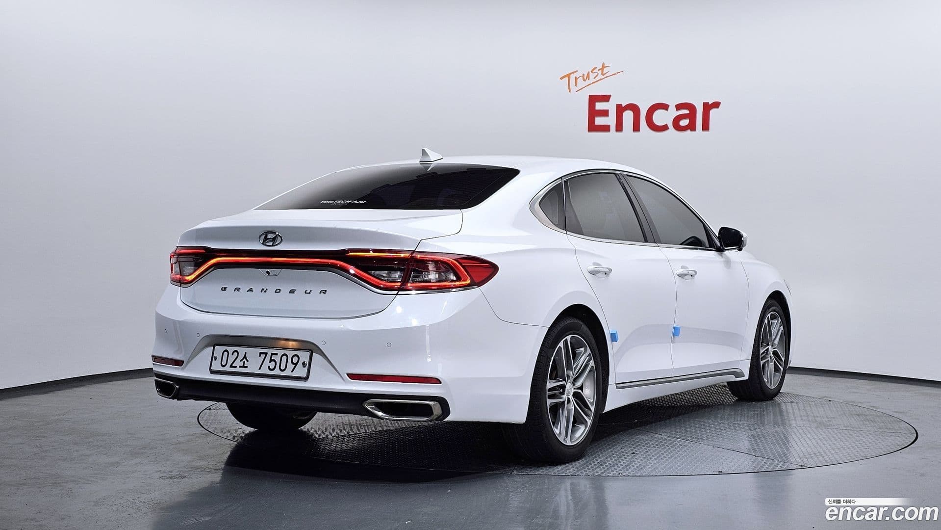 Main__Slider__Photo:Grandeur Hyundai 2017.8-1