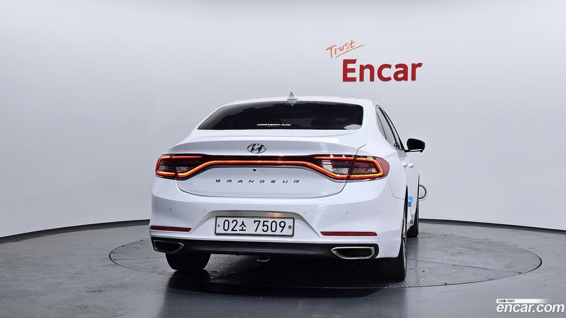 Main__Slider__Photo:Grandeur Hyundai 2017.8-3