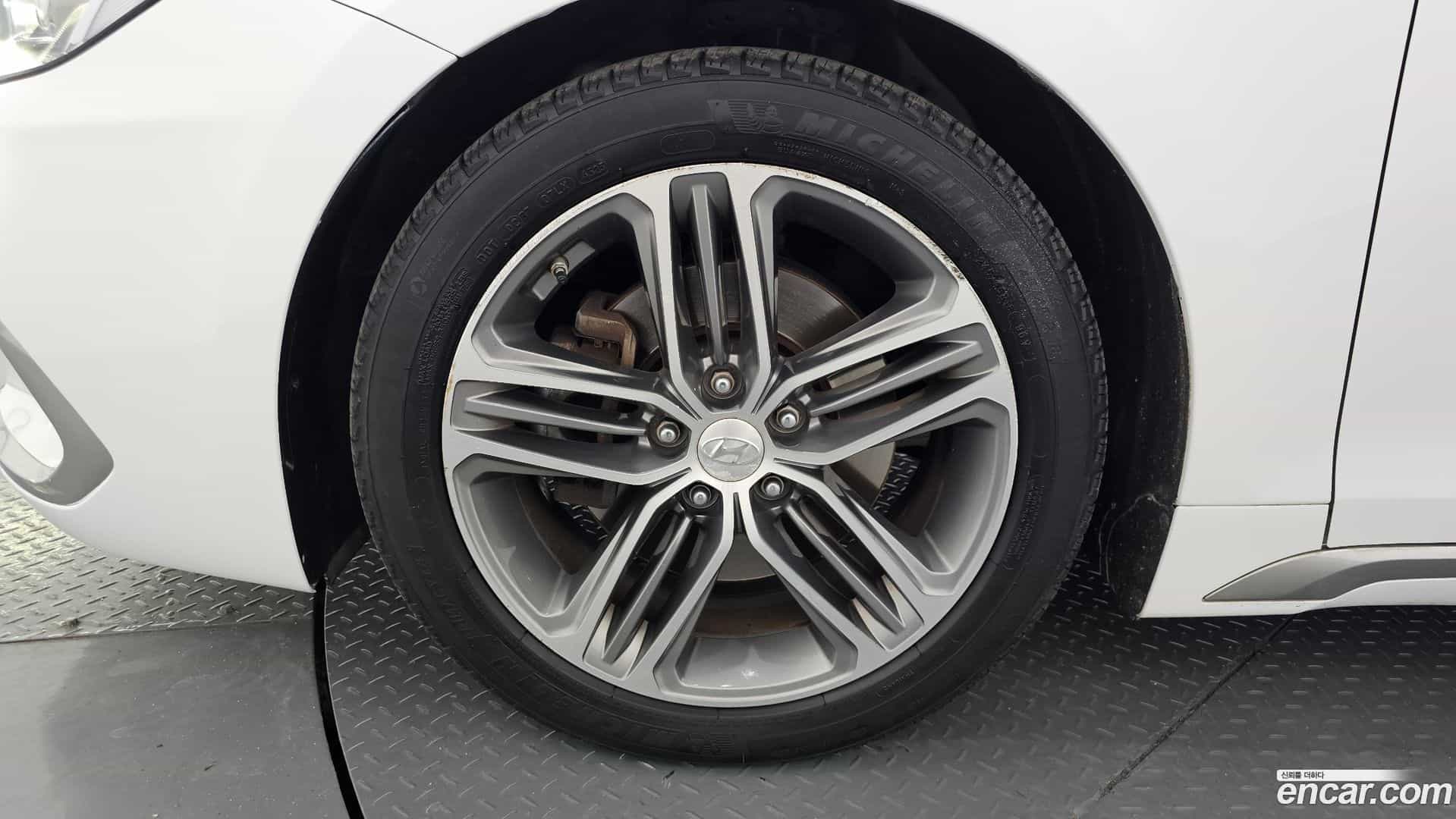 Grandeur Hyundai 2017.8-OUTER-005