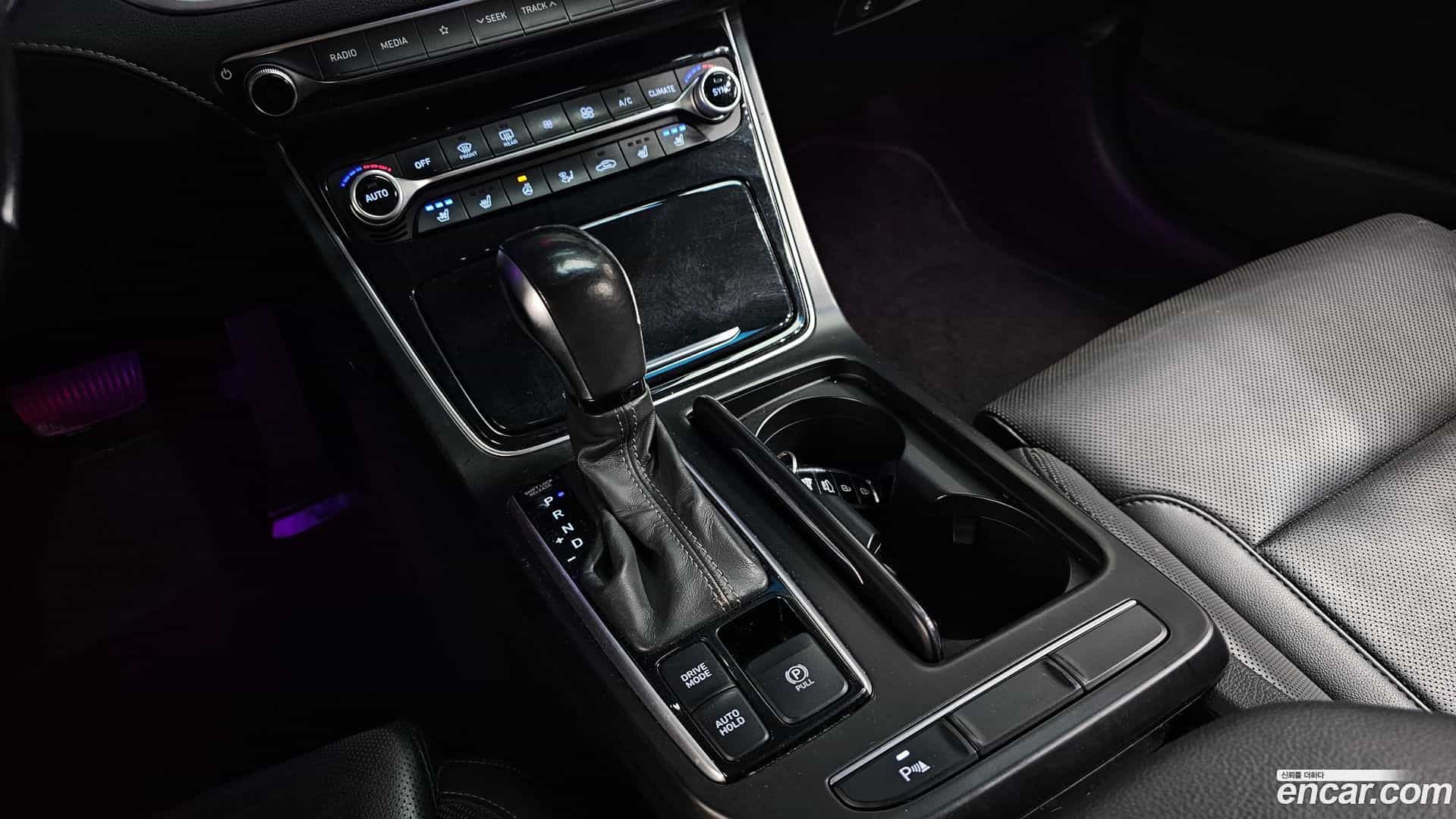 Grandeur Hyundai 2017.8-INNER-009