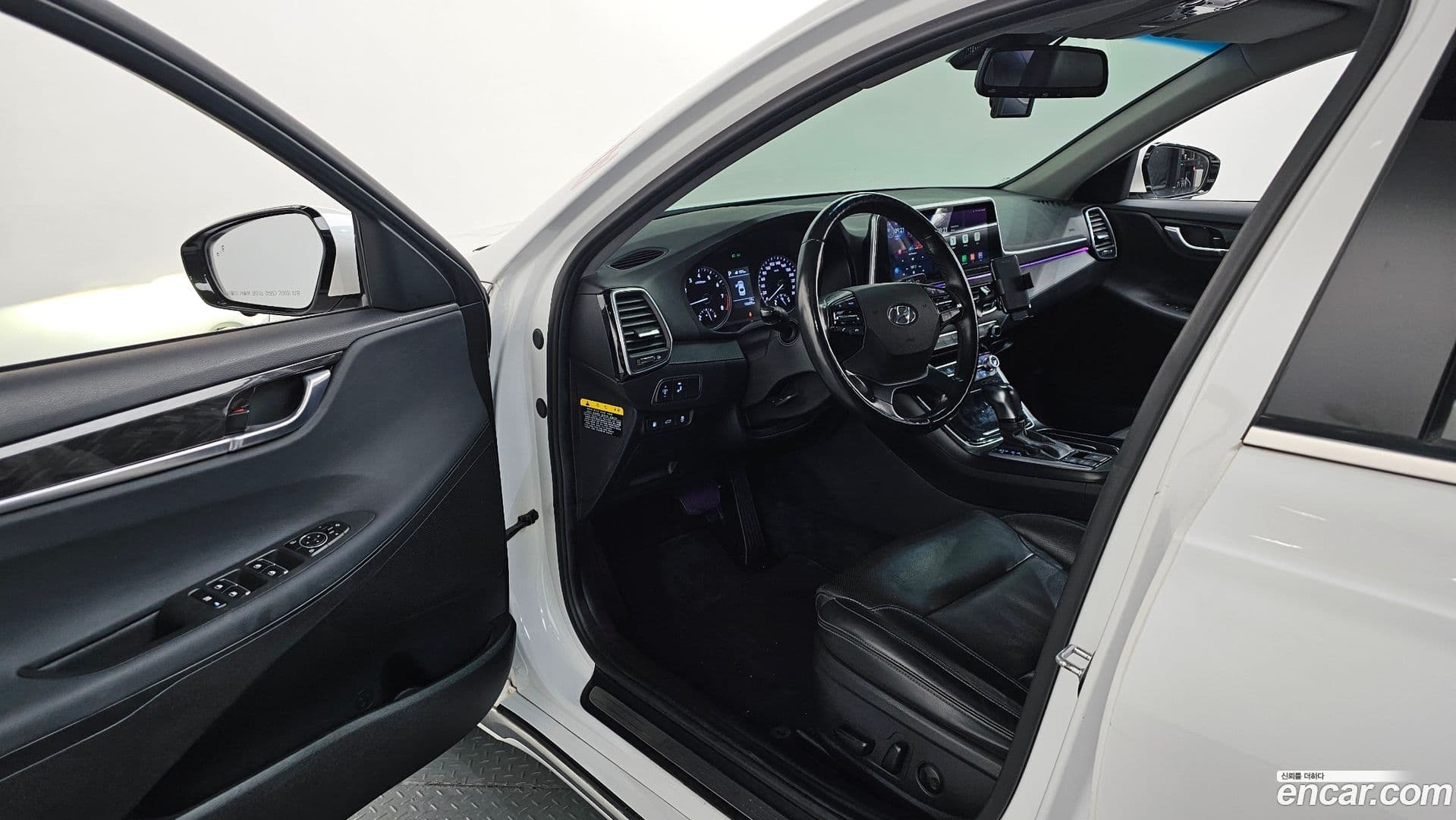 Main__Slider__Photo:Grandeur Hyundai 2017.8-9