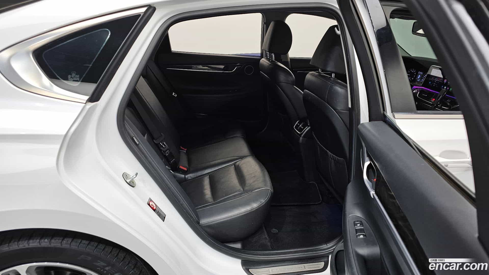 Grandeur Hyundai 2017.8-OPTION-016