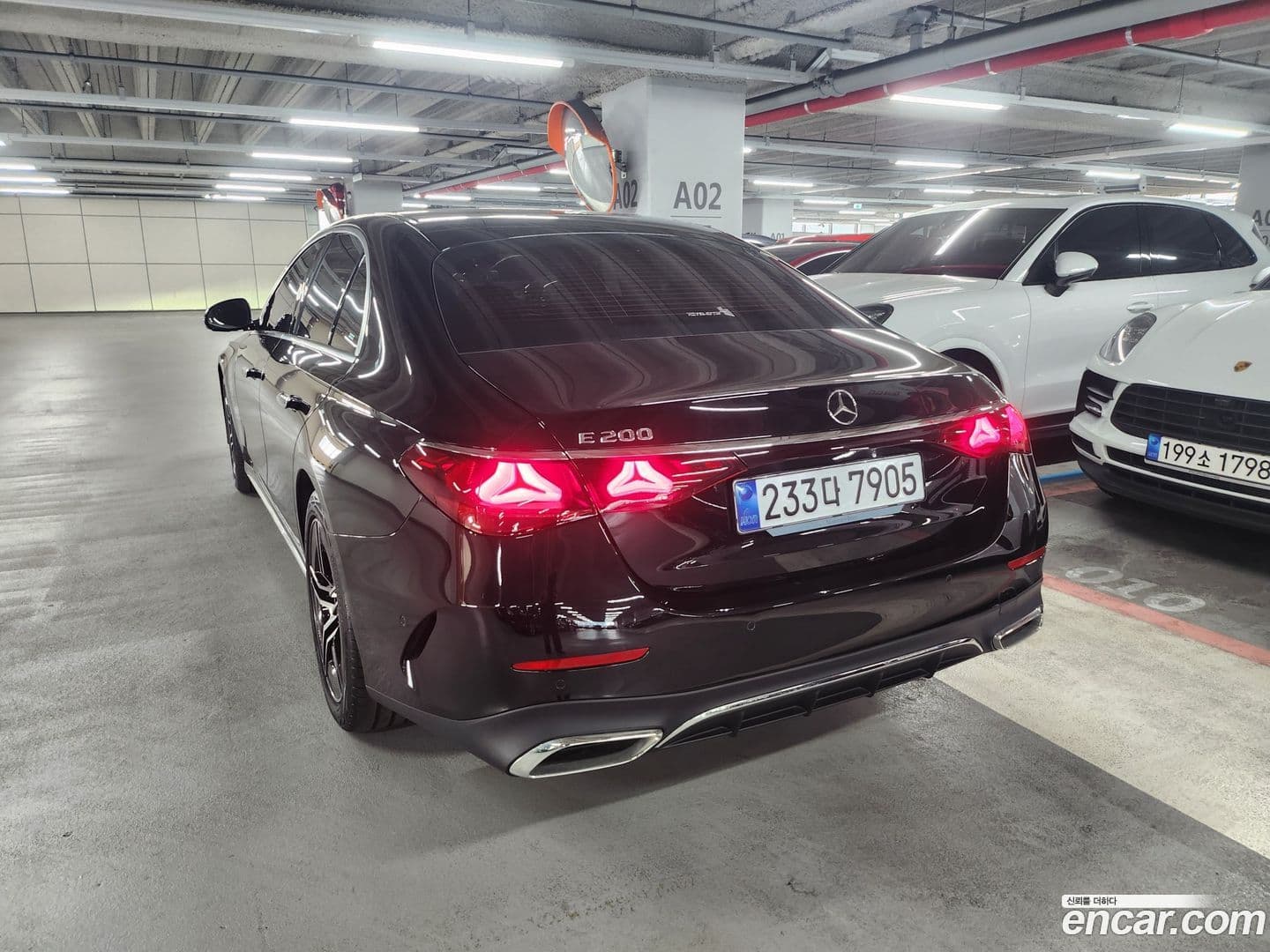 Main__Slider__Photo:E-Class Mercedes-Benz 2025.10-1