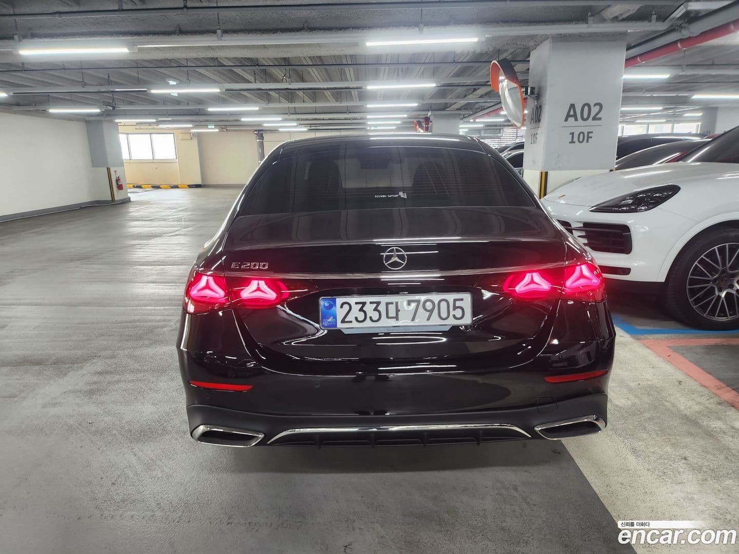 Main__Slider__Photo:E-Class Mercedes-Benz 2025.10-3