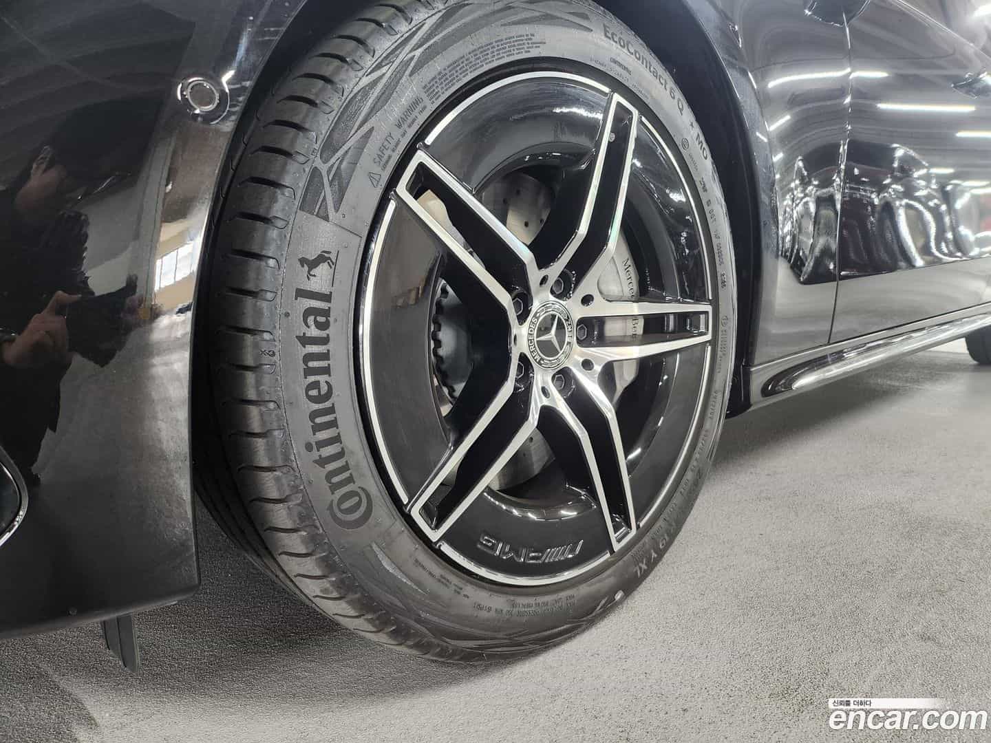 E-Class Mercedes-Benz 2025.10-OUTER-005