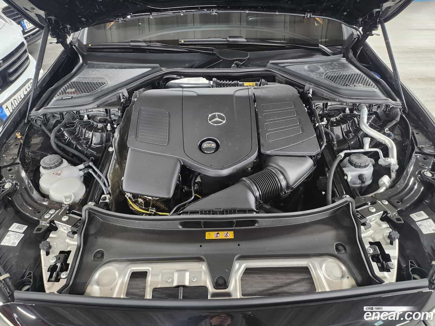 E-Class Mercedes-Benz 2025.10-OUTER-006