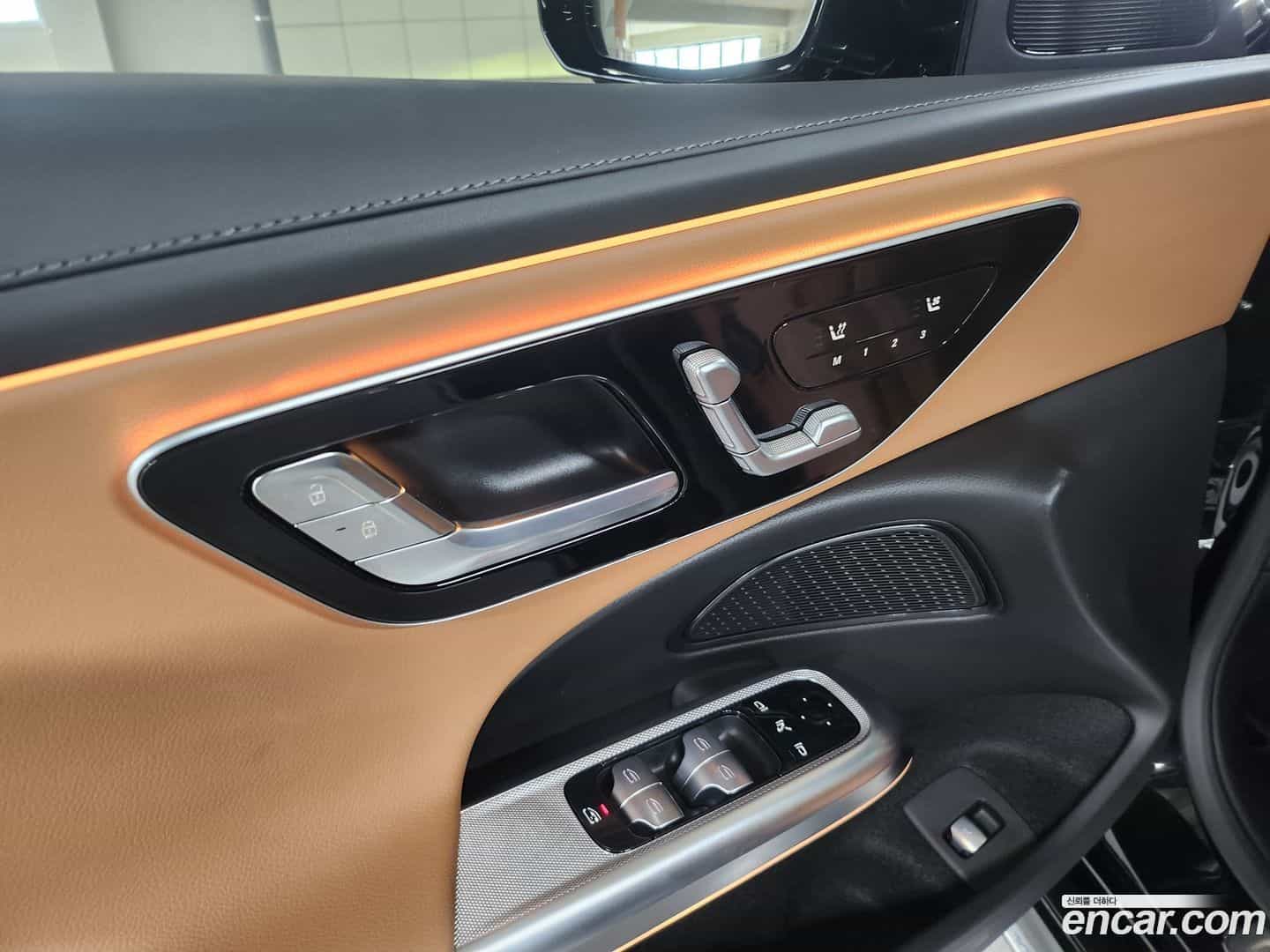 E-Class Mercedes-Benz 2025.10-INNER-009