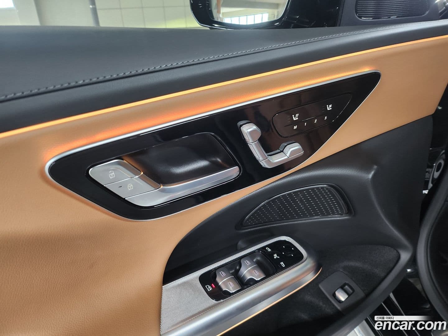 Main__Slider__Photo:E-Class Mercedes-Benz 2025.10-8