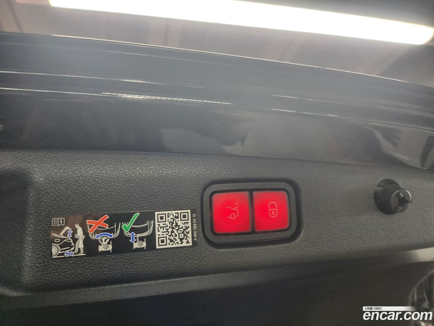 Main__Slider__Photo:E-Class Mercedes-Benz 2025.10-14