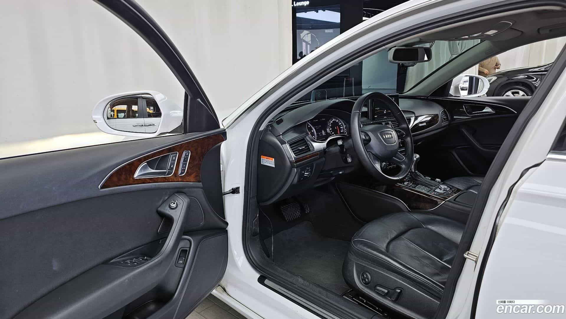 A6 Audi 2014.10-INNER-010