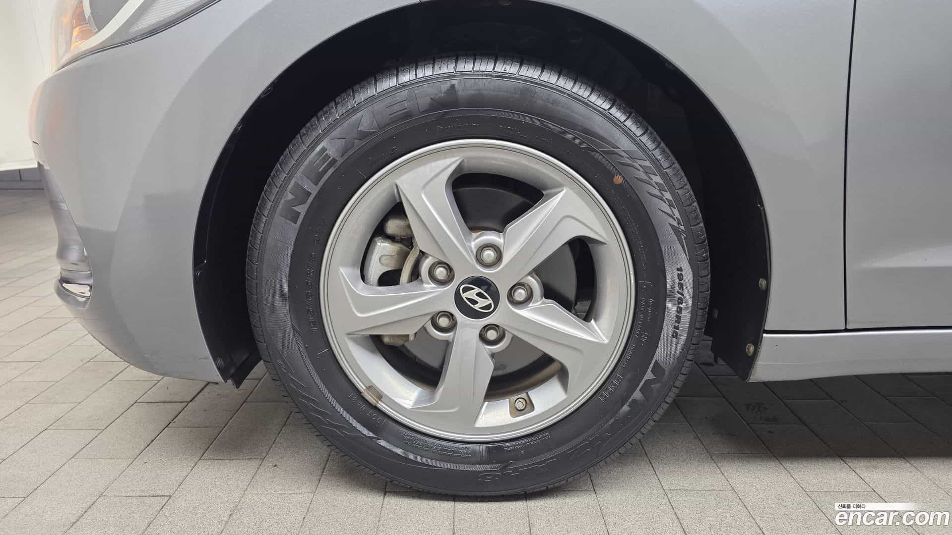 AVANTE Hyundai 2017.5-OUTER-005