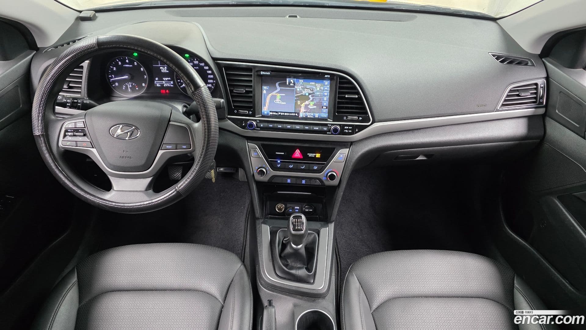 Main__Slider__Photo:AVANTE Hyundai 2017.5-6