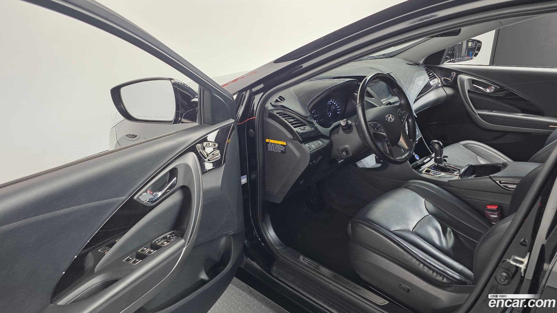 Main__Slider__Photo:Grandeur Hyundai 2013.3-10