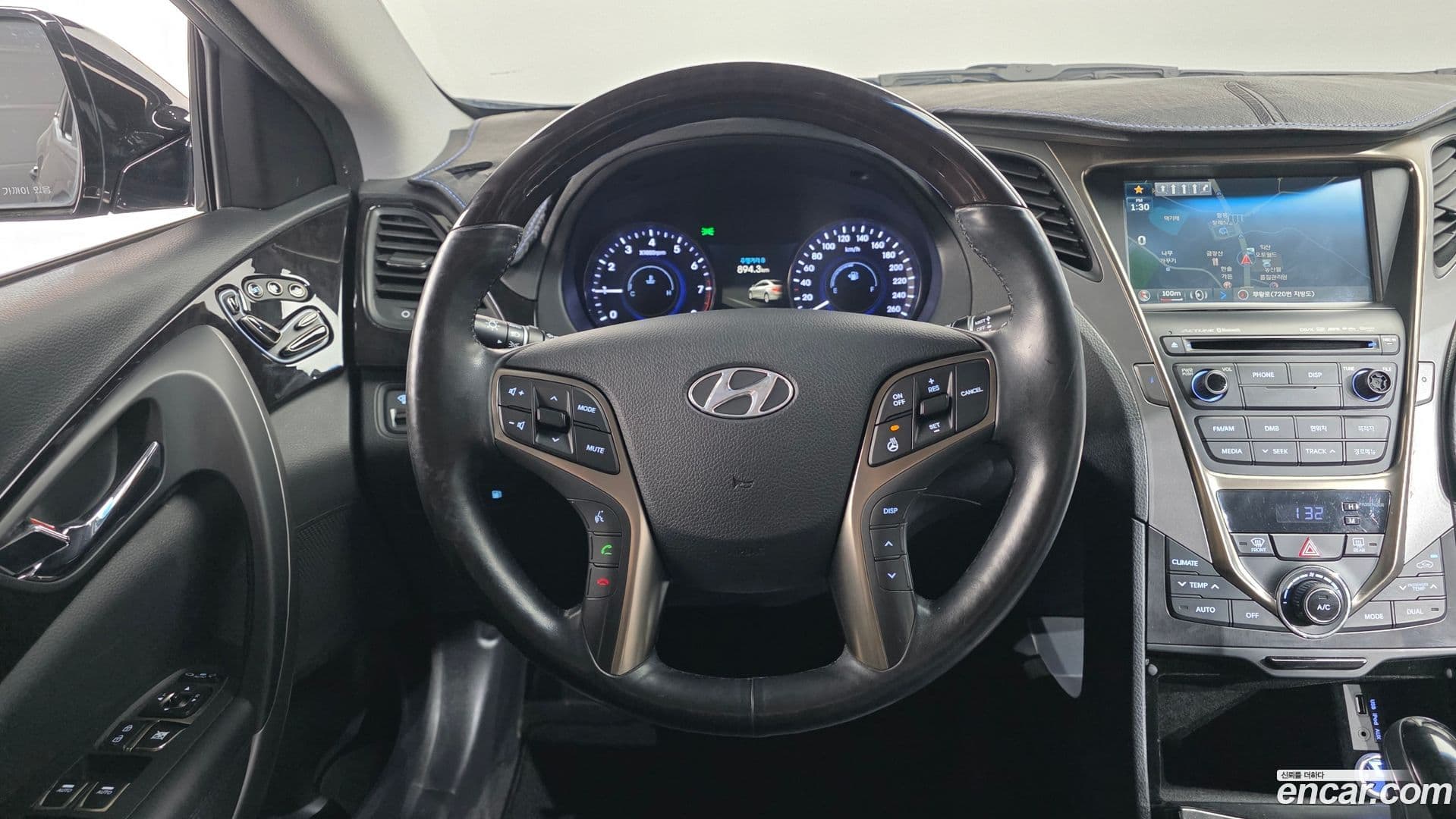 Main__Slider__Photo:Grandeur Hyundai 2013.3-13