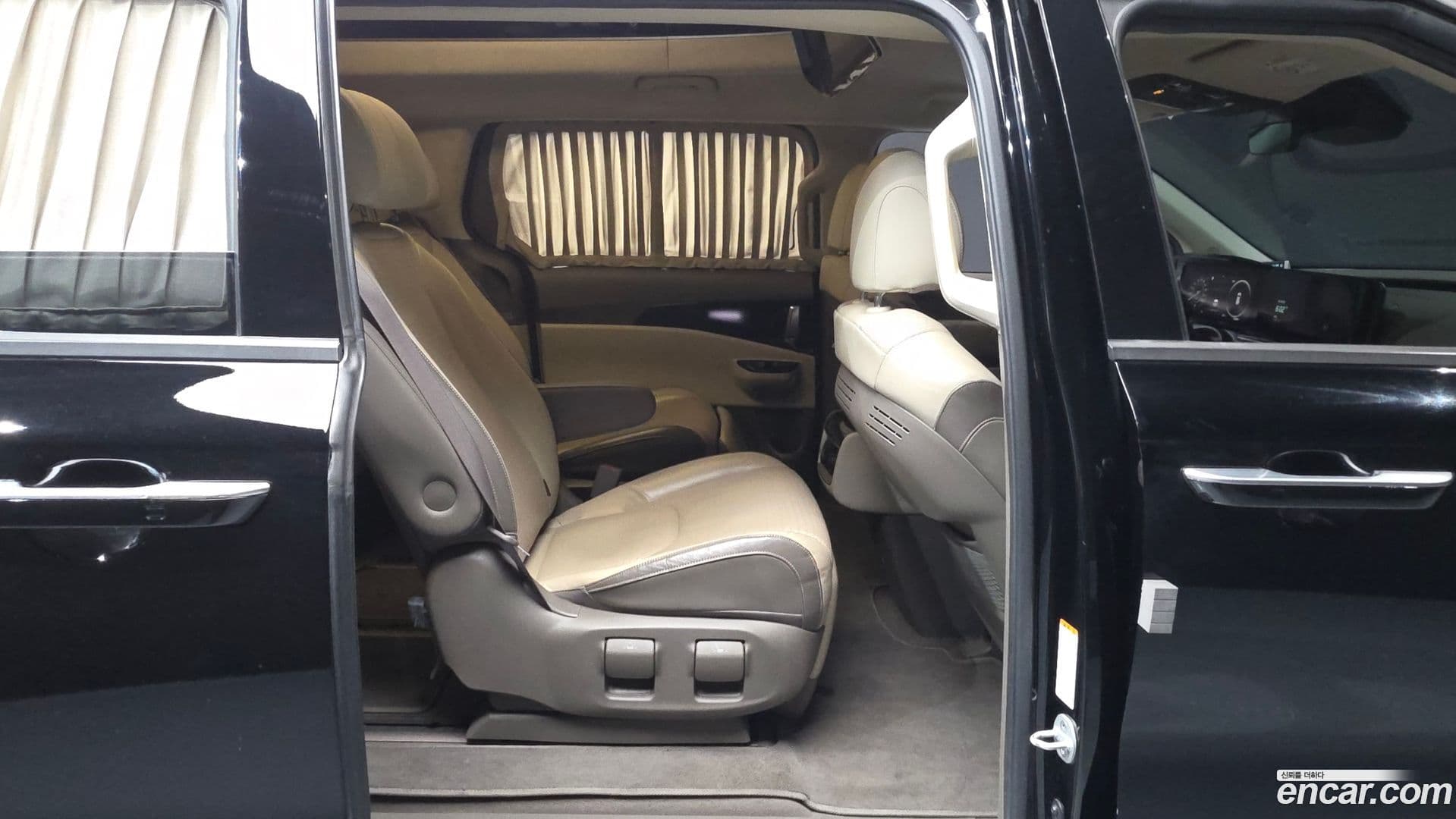 Main__Slider__Photo:Canival Kia 2021.1-11