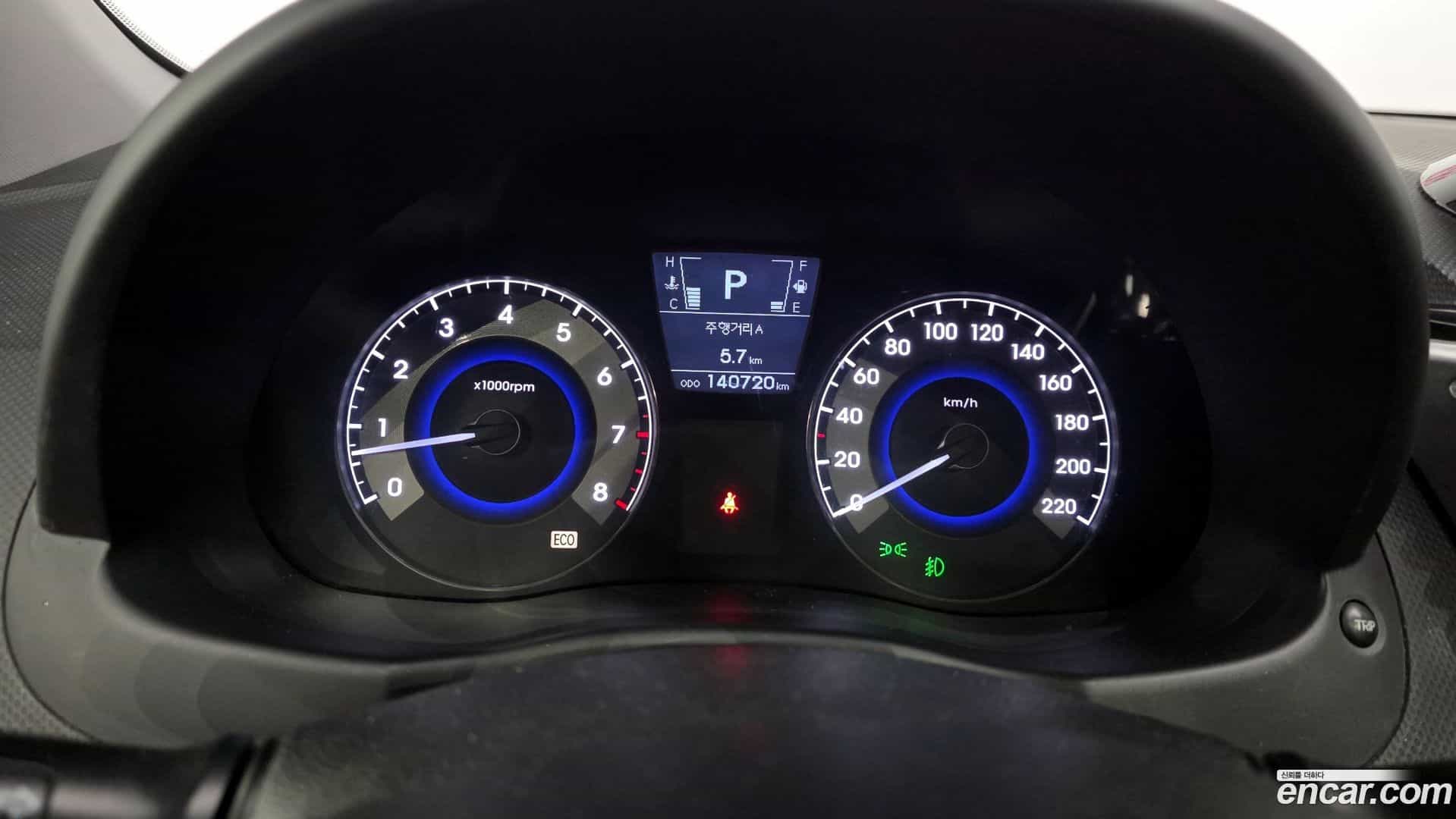 Accent Hyundai 2011.1-INNER-008