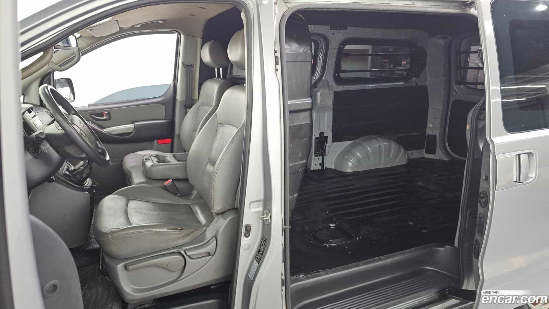 Starex Hyundai 2012.10-INNER-010