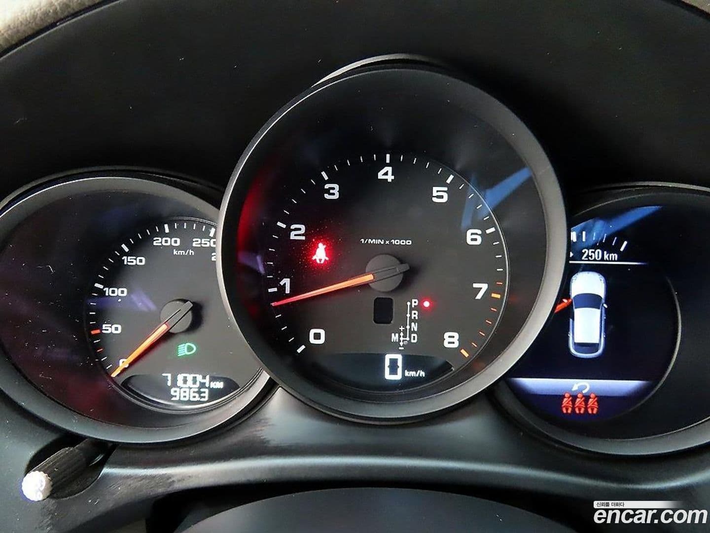 Main__Slider__Photo:Macan Porsche 2021.6-8