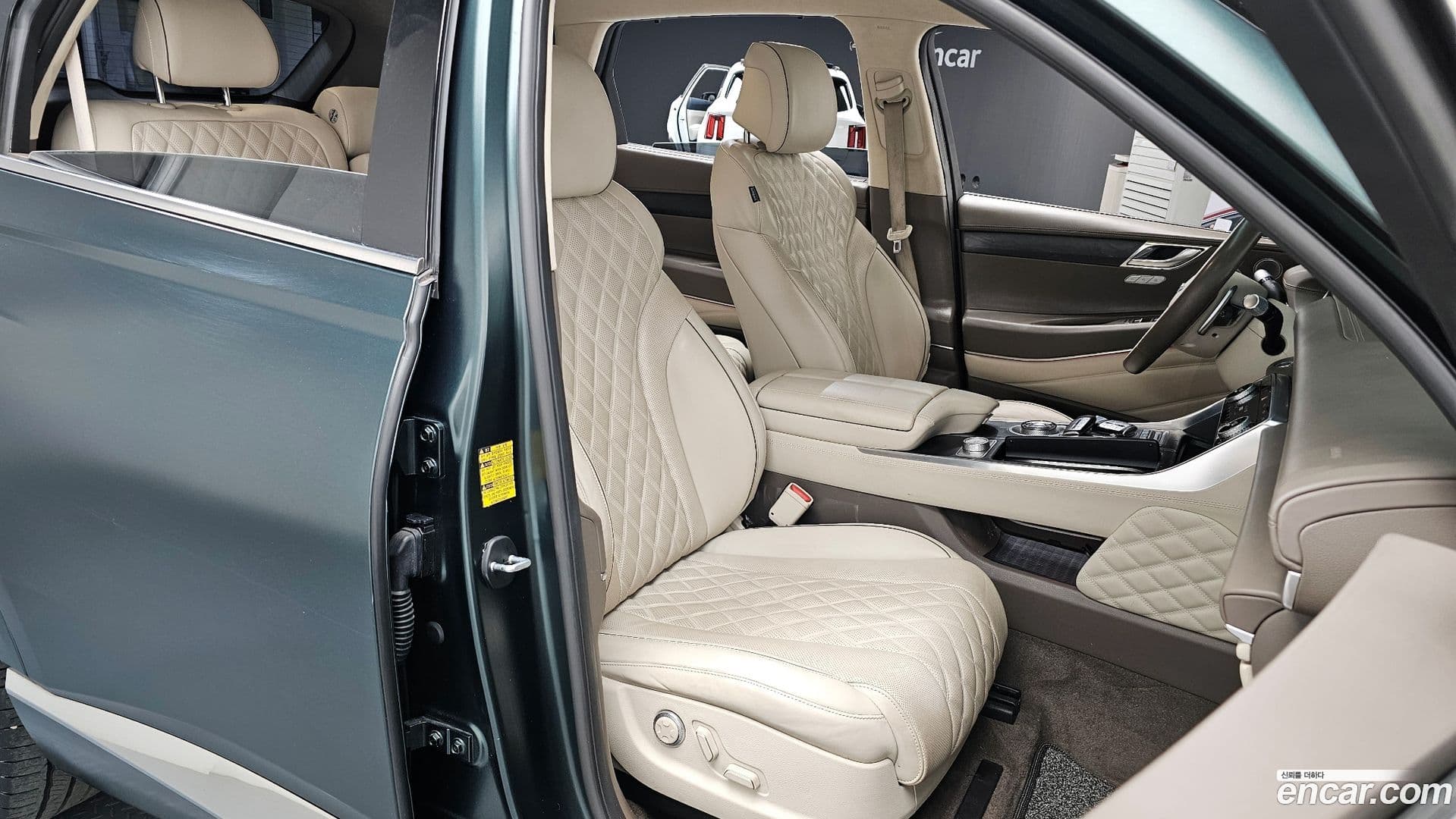 Main__Slider__Photo:GV80 Genesis 2021.2-11