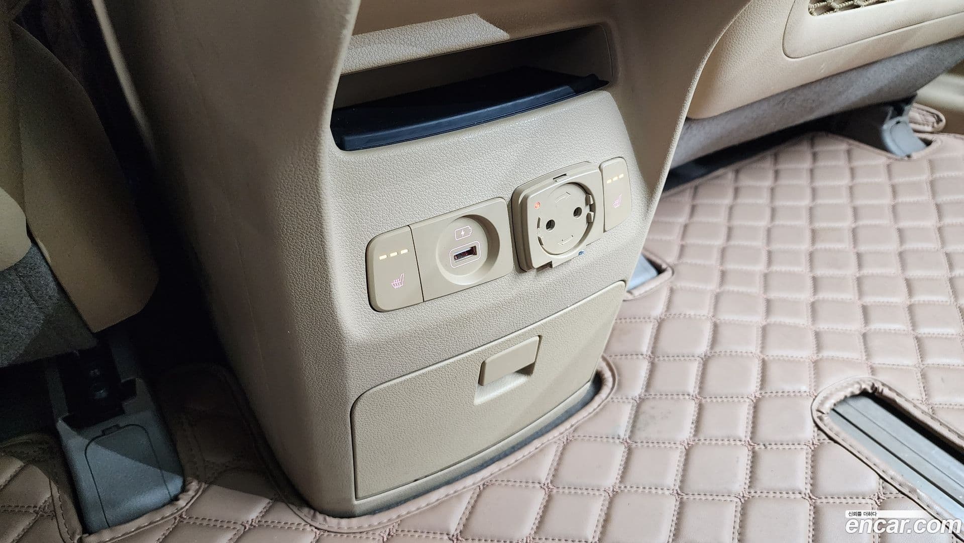 Main__Slider__Photo:Canival Kia 2017.0-17