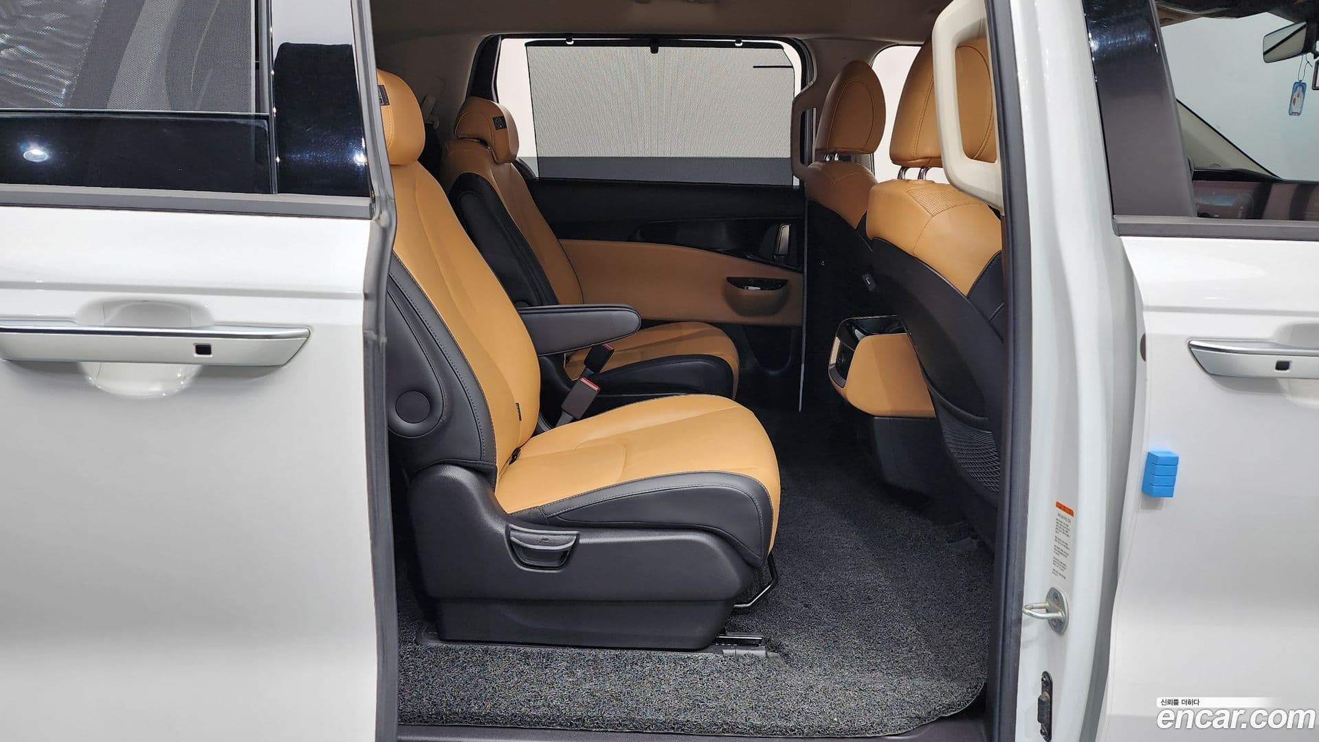 Main__Slider__Photo:Canival Kia 2021.0-11