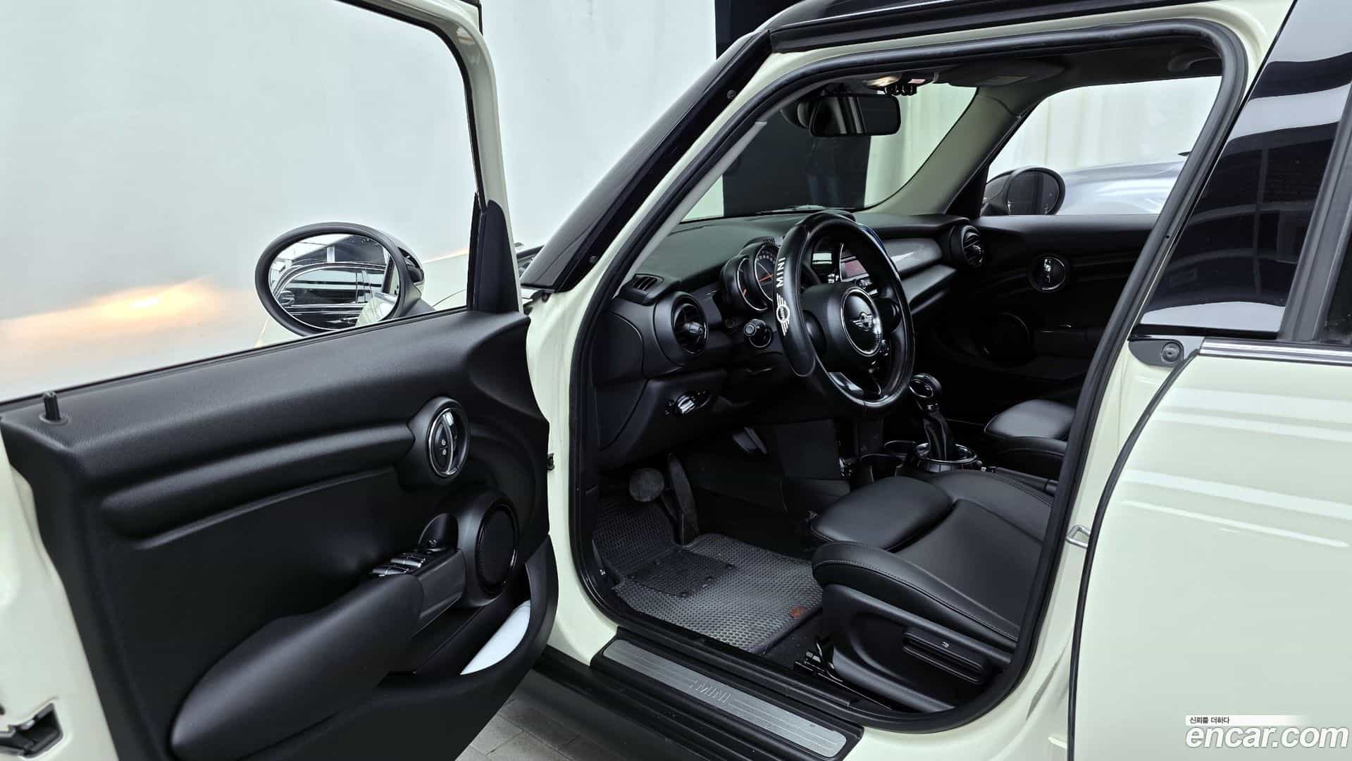 Cooper Mini 2015.6-INNER-010