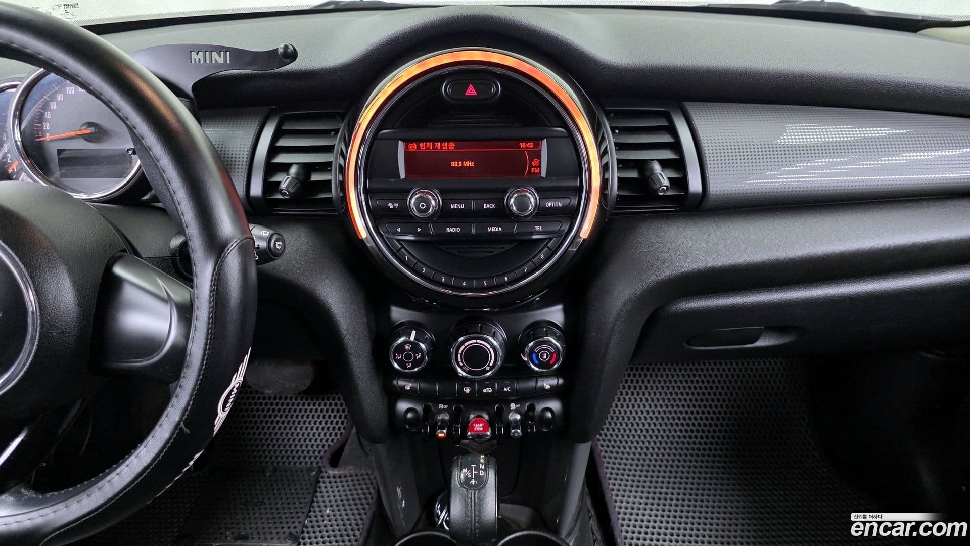 Main__Slider__Photo:Cooper Mini 2015.6-13