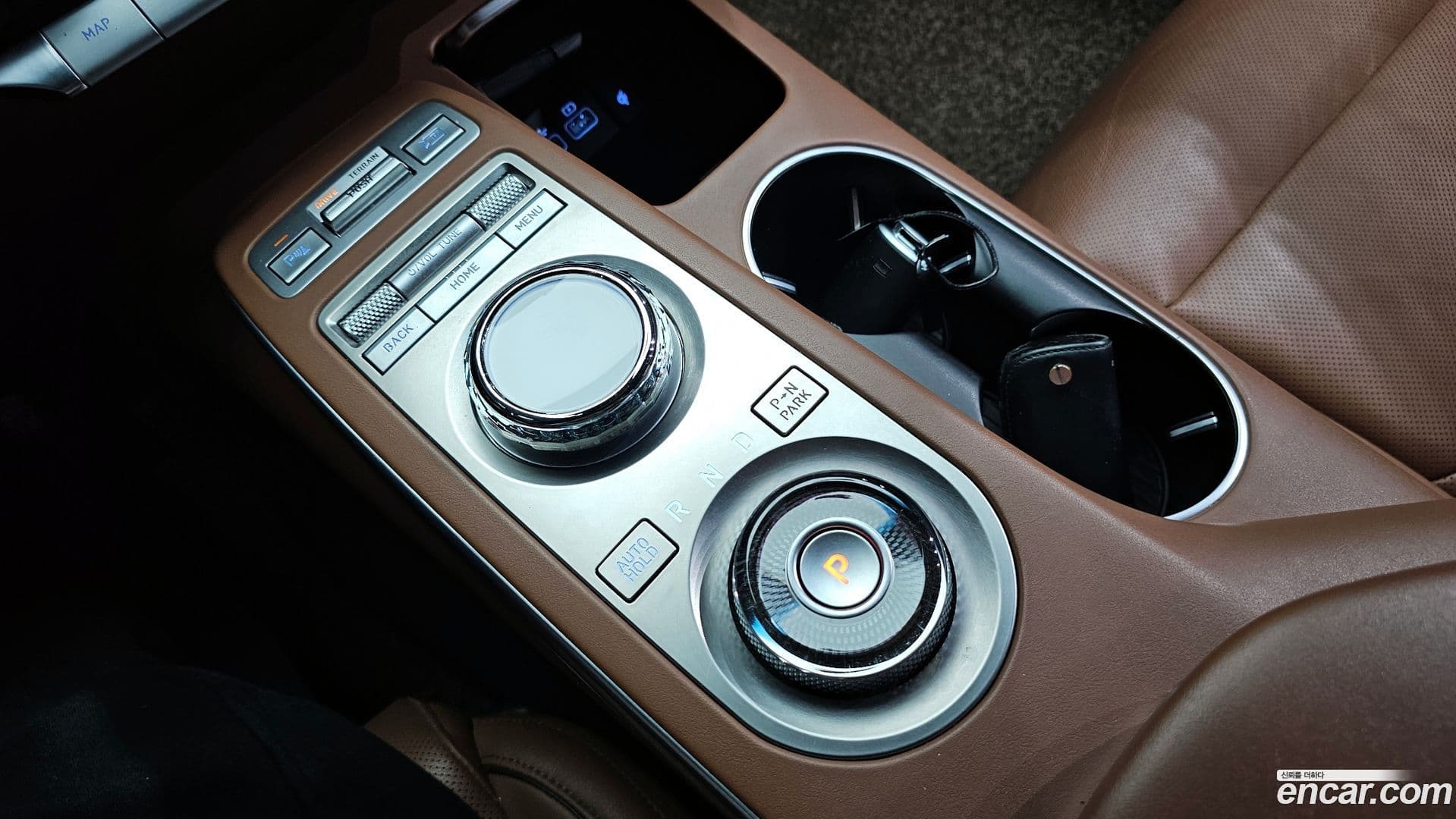 Main__Slider__Photo:GV70 Genesis 2021.1-8