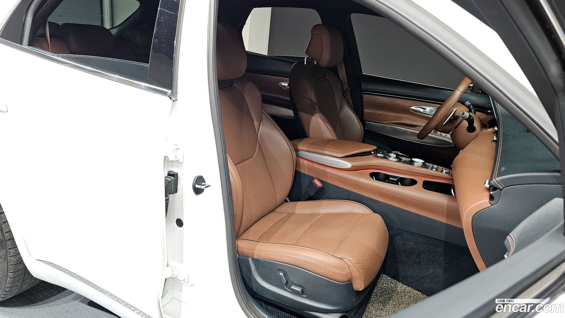 Main__Slider__Photo:GV70 Genesis 2021.1-11