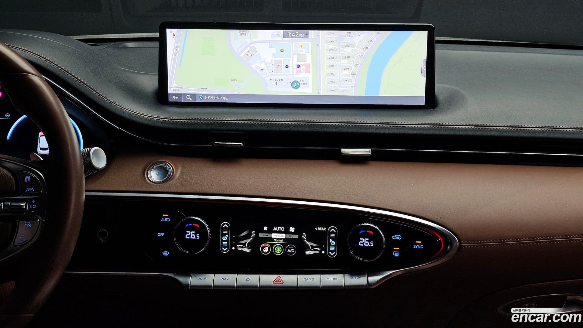 Main__Slider__Photo:GV70 Genesis 2021.1-18