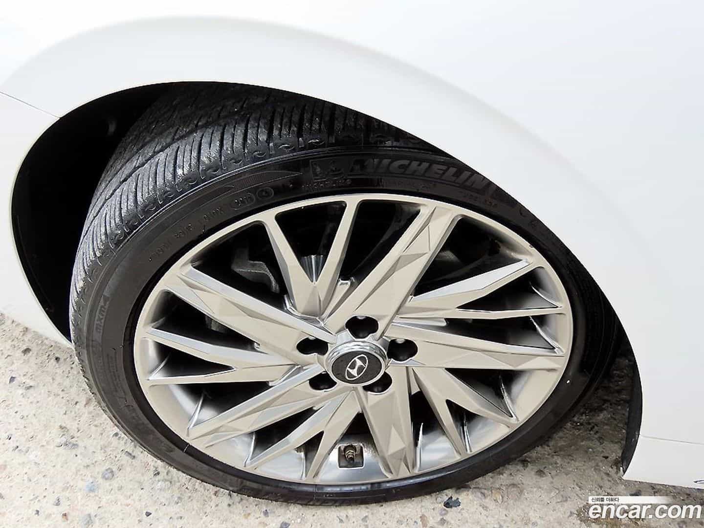 Grandeur Hyundai 2020.1-OPTION-024