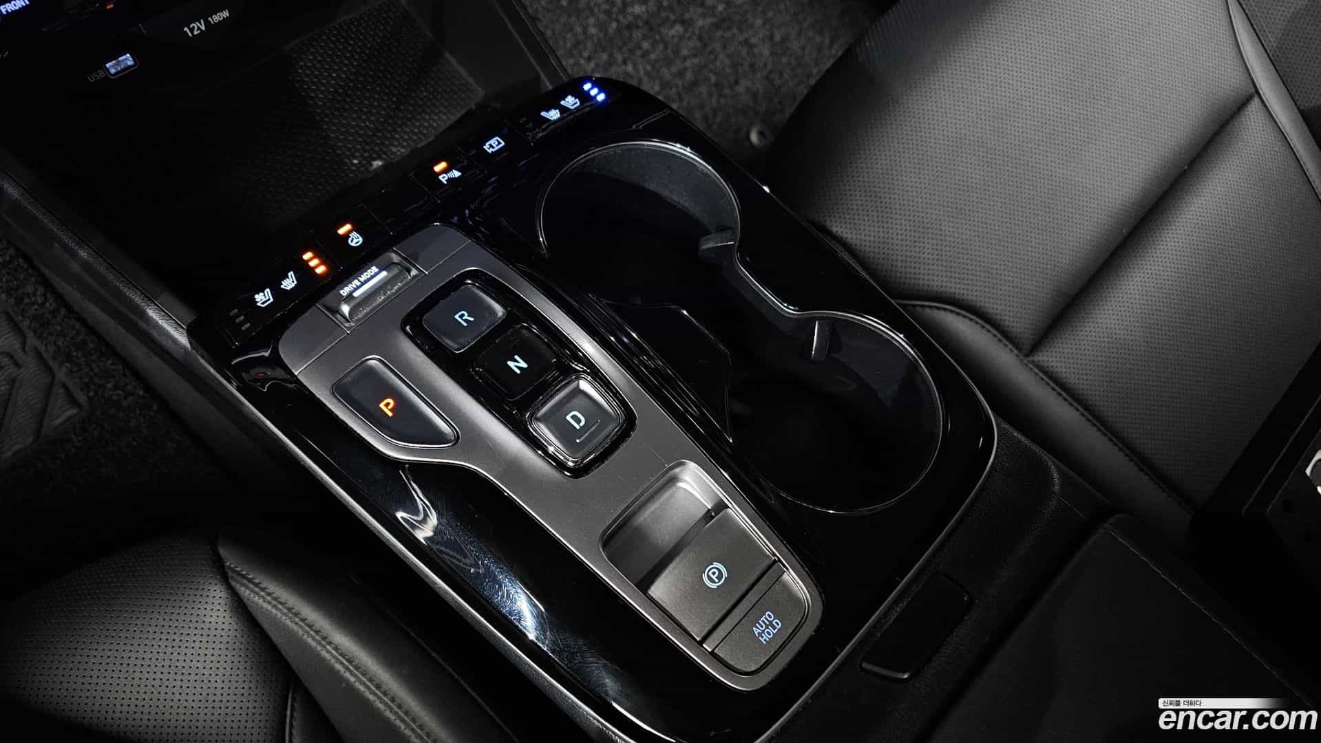 Tucson Hyundai 2022.1-INNER-009