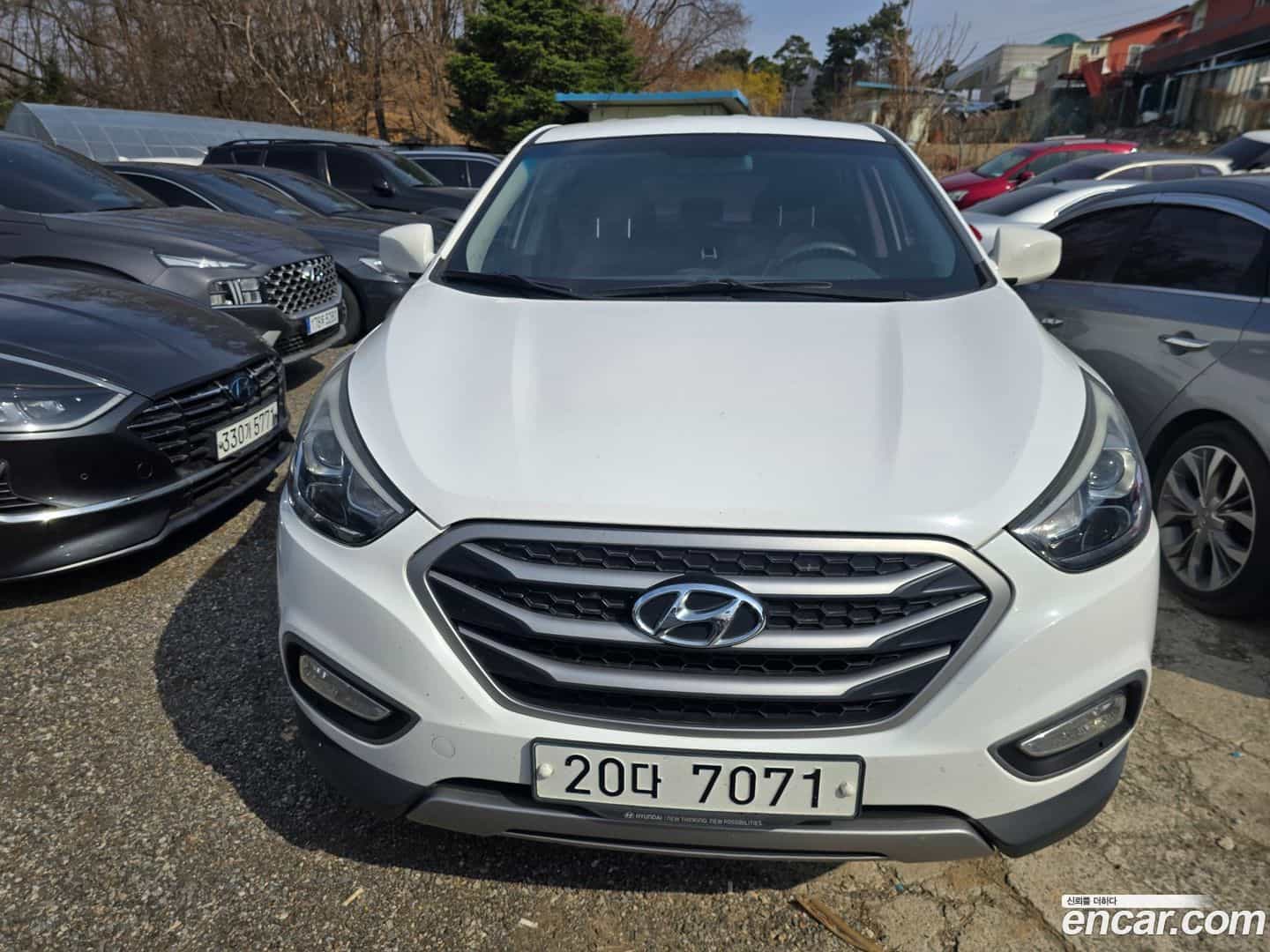 Tucson Hyundai 2015.2-OUTER-001