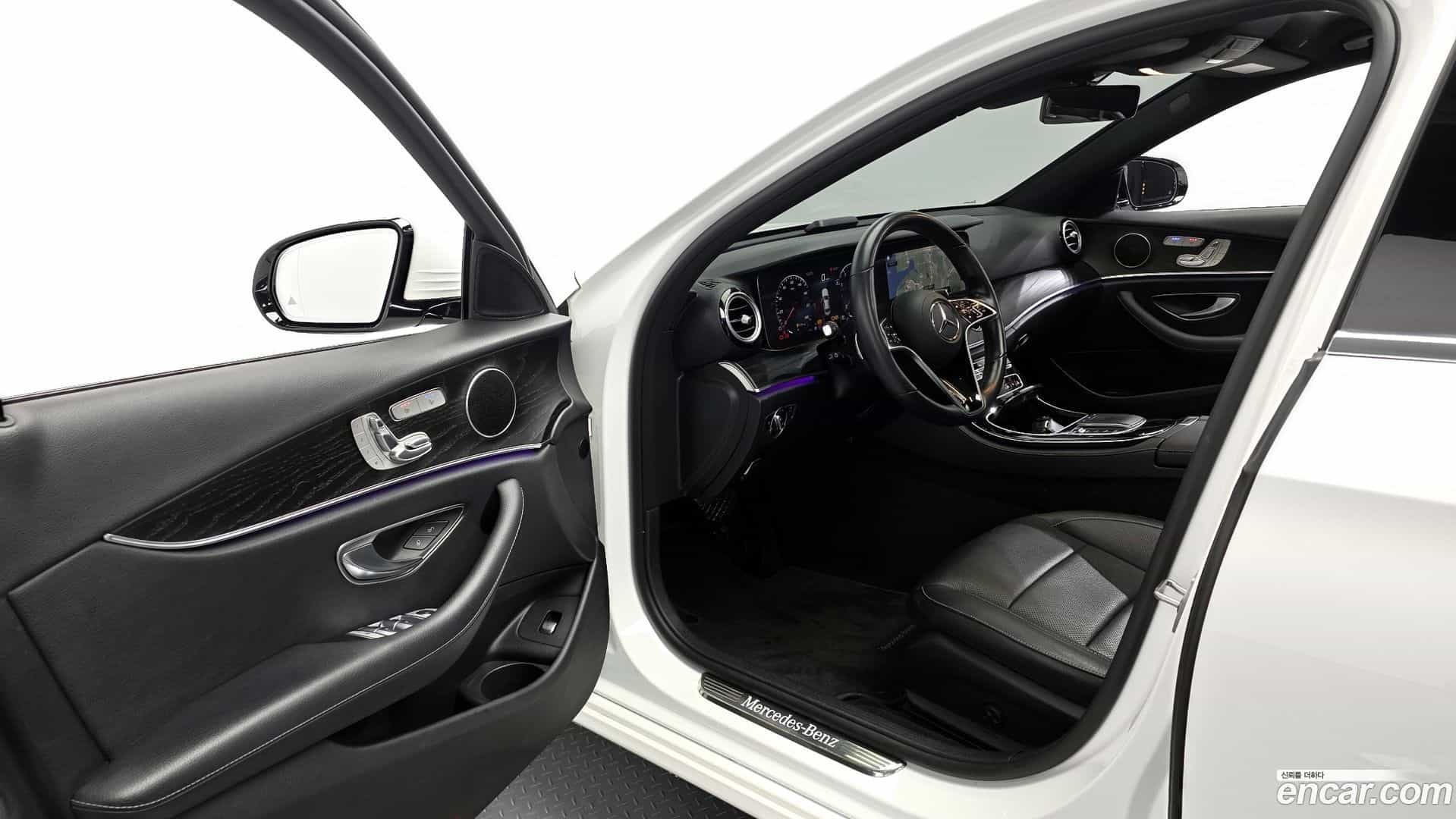 E-Class Mercedes-Benz 2022.1-INNER-010