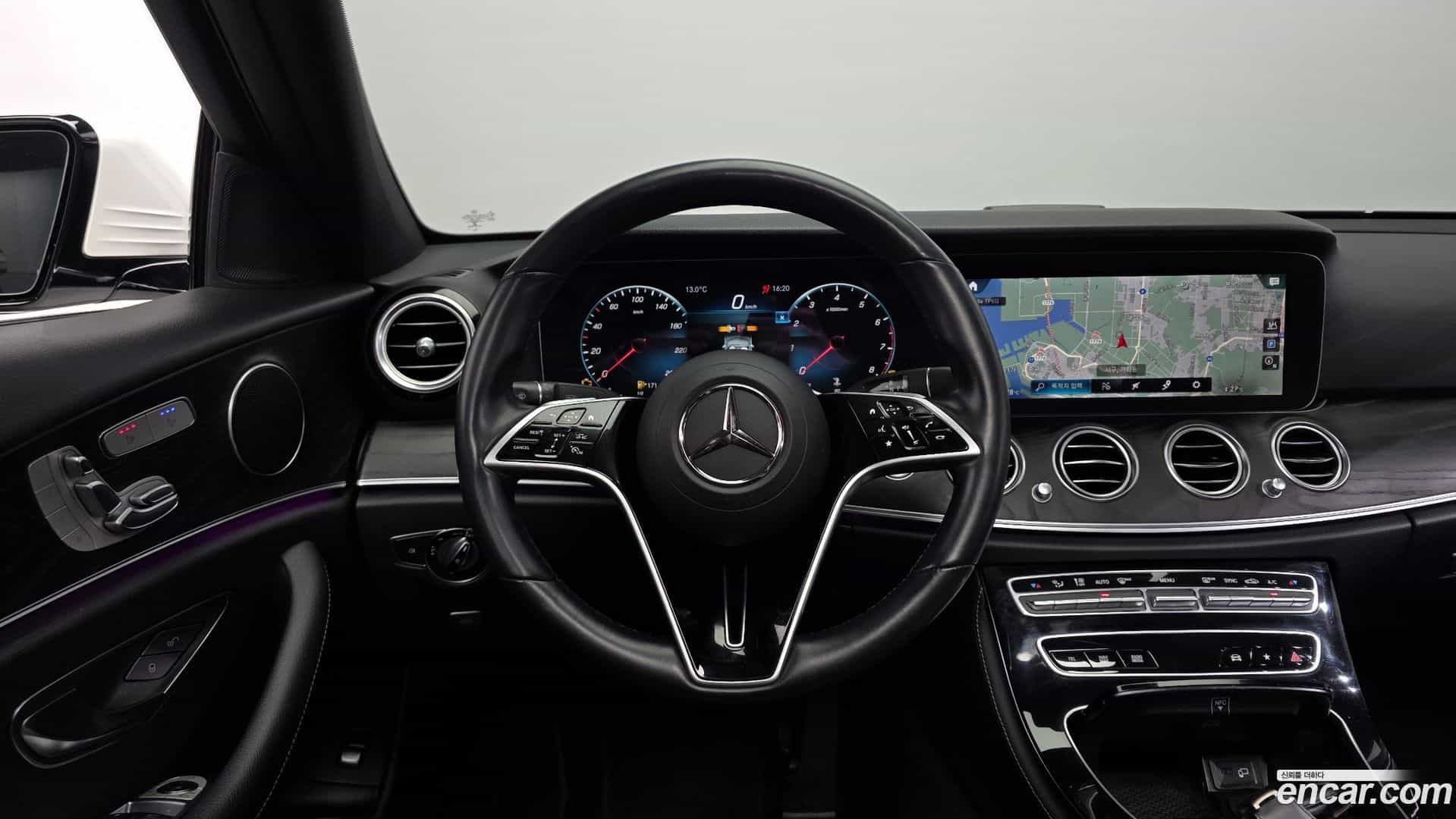 E-Class Mercedes-Benz 2022.1-OPTION-017