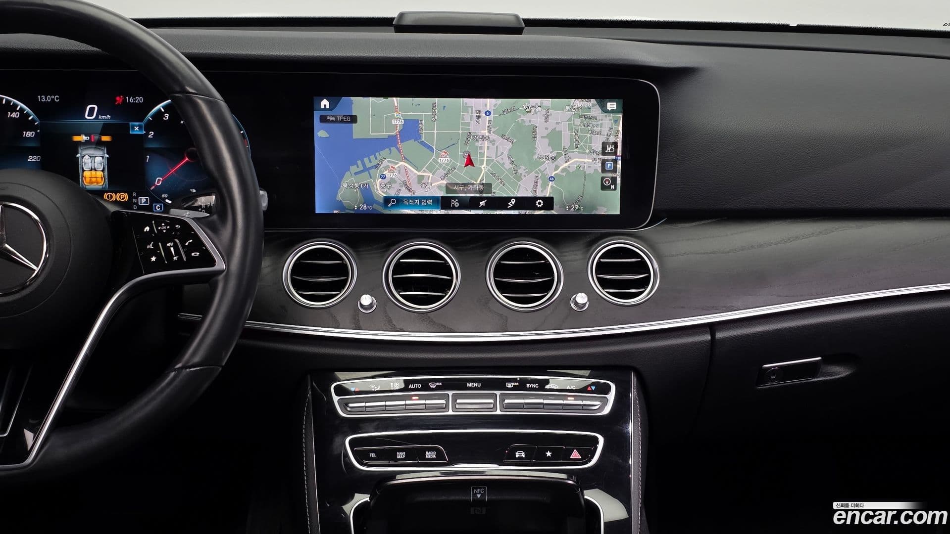 Main__Slider__Photo:E-Class Mercedes-Benz 2022.1-13