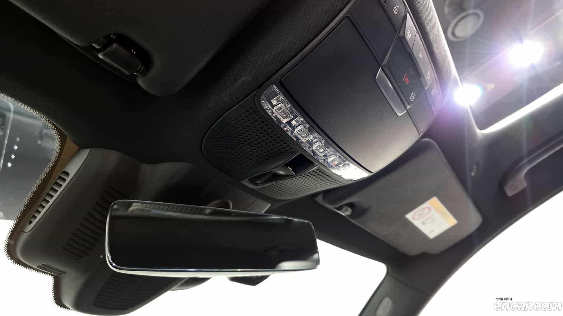 E-Class Mercedes-Benz 2022.1-OPTION-022