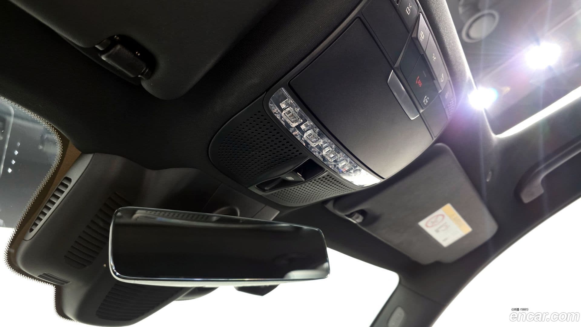 Main__Slider__Photo:E-Class Mercedes-Benz 2022.1-17