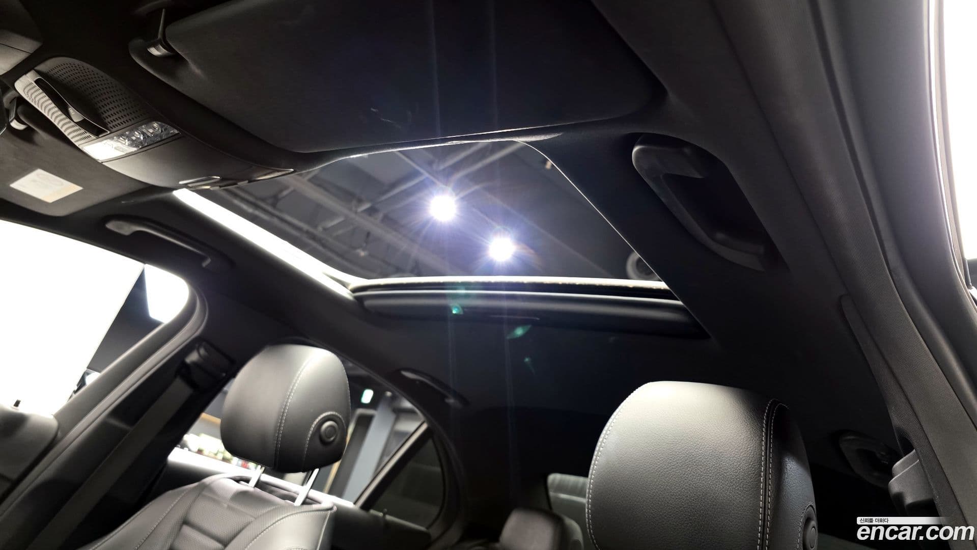 Main__Slider__Photo:E-Class Mercedes-Benz 2022.1-18