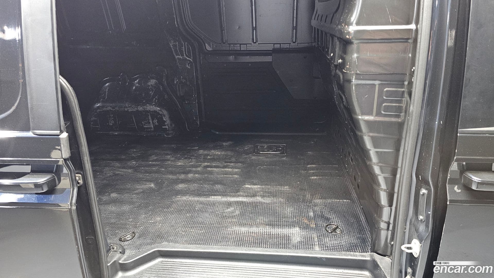 Main__Slider__Photo:Staria Hyundai 2021.5-18